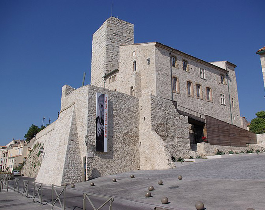 During your stay at Le Canetmerle, discover the Picasso Museum in Antibes