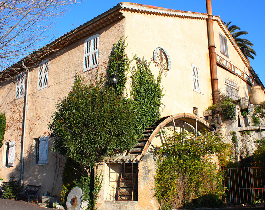 Stay at the Cantemerle in Vence, taste the local specialities: Moulin à Huile d'Opio