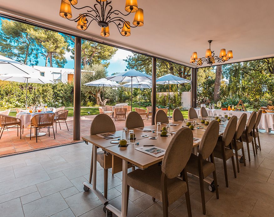 organiser un séminaire, repas d'affaire au Cantemerle à Vence