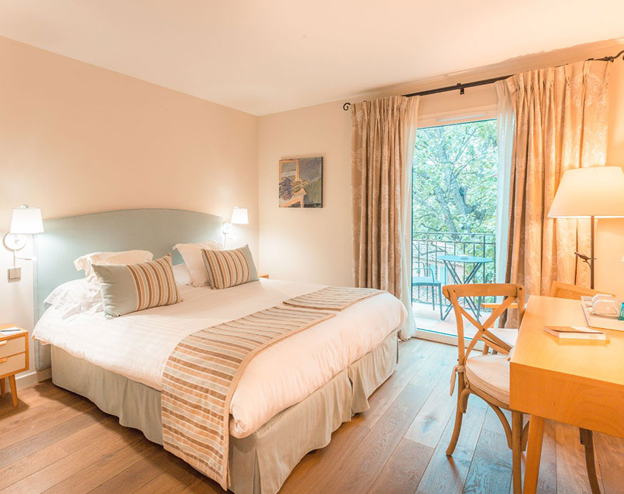 Chambre et suite luxe dans la nature à Vence