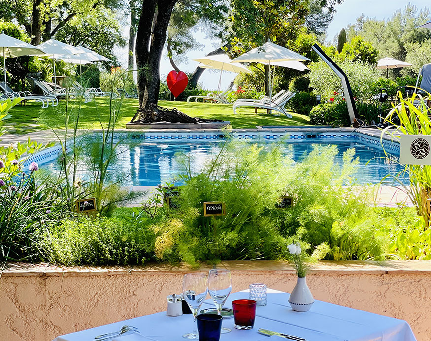 Restaurant en terrasse et en pleine nature à Vence près de Nice