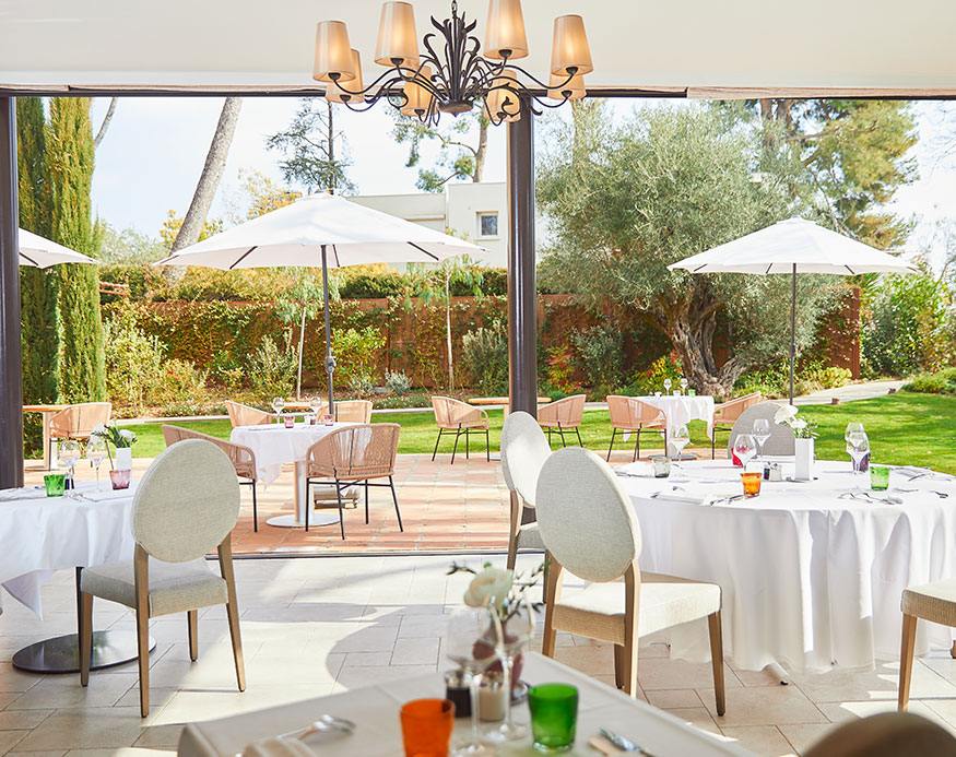 Restaurant en terrasse et en pleine nature à Vence près de Nice