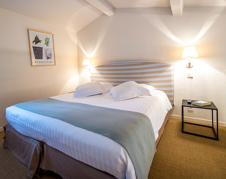 Buchen Sie ein Zimmer in Vence in den Seealpen