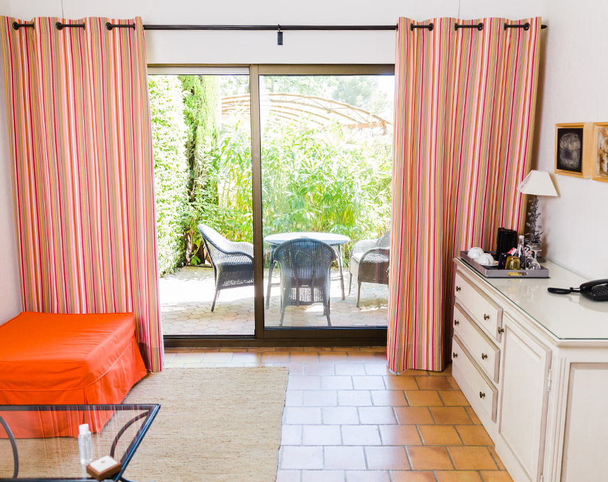 Buchen Sie ein Zimmer in Vence in den Seealpen