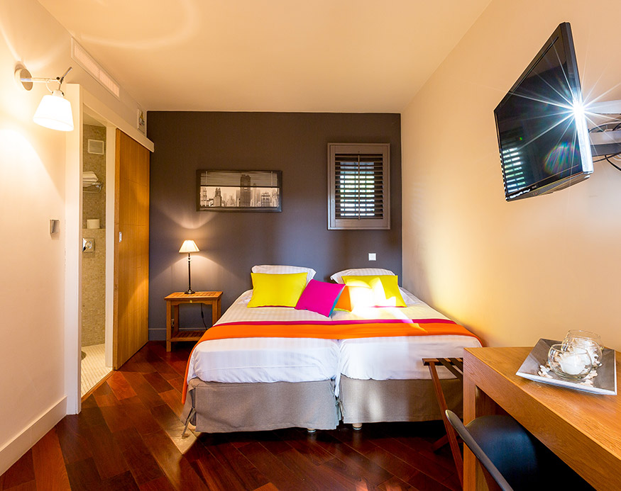 Buchen Sie ein Zimmer in Vence in den Seealpen