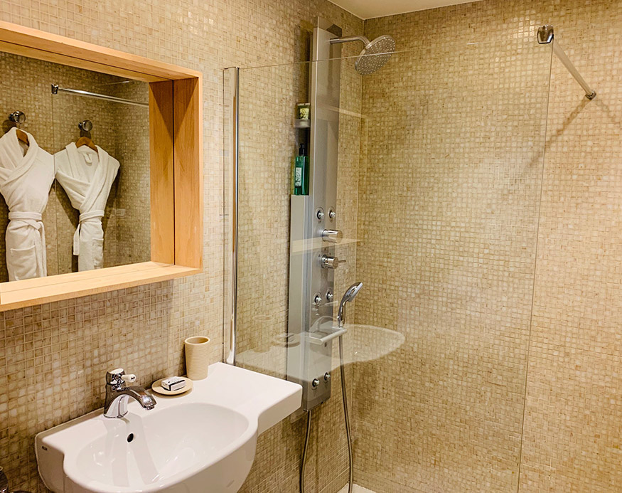 Buchen Sie ein Zimmer in Vence in den Seealpen